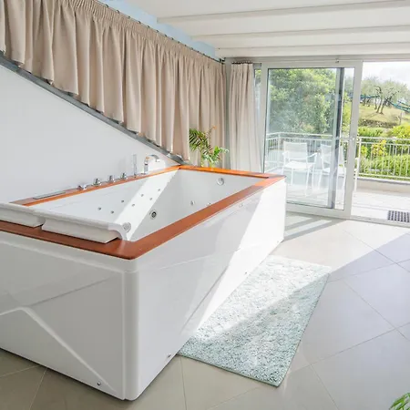 Gospodarstwo agroturystyczne Agri With Jacuzzi - La Bilaia