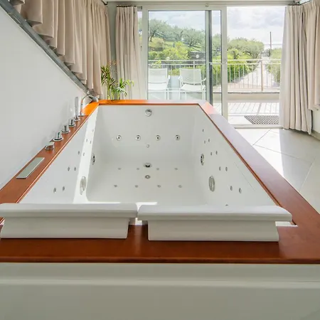 Agri With Jacuzzi - La Bilaia *