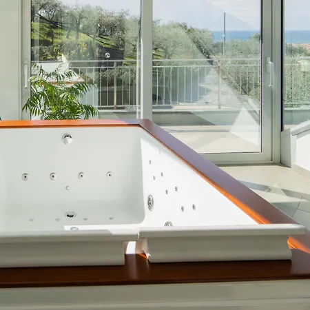 Gospodarstwo agroturystyczne Agri With Jacuzzi - La Bilaia *