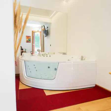 Agri With Jacuzzi - La Bilaia Lavagna